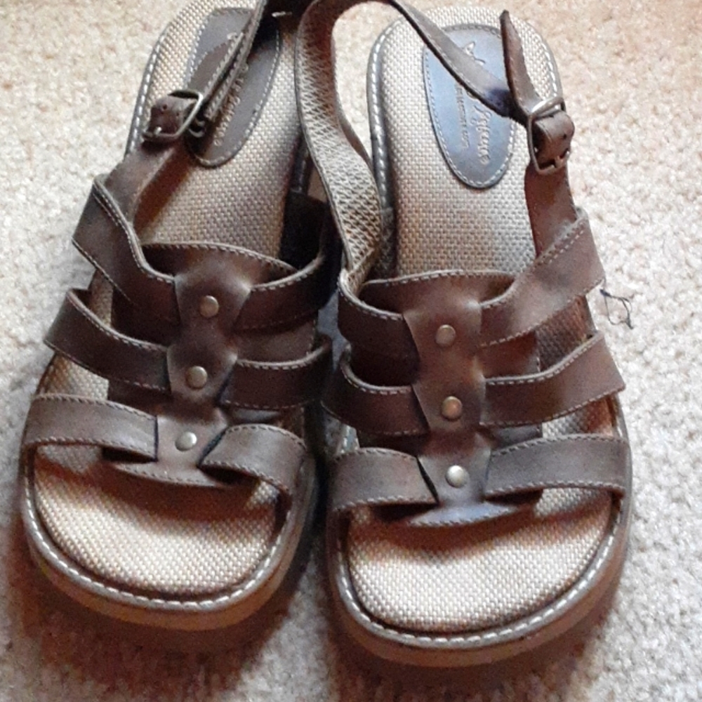 Self Esteem brand,size 8.5 leather, brown, chunky heal, sandle.